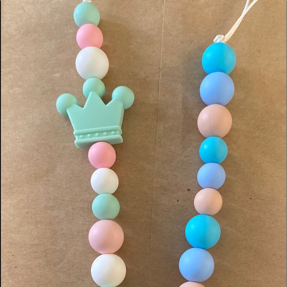 Pacifier Clips - Picture 2 of 5